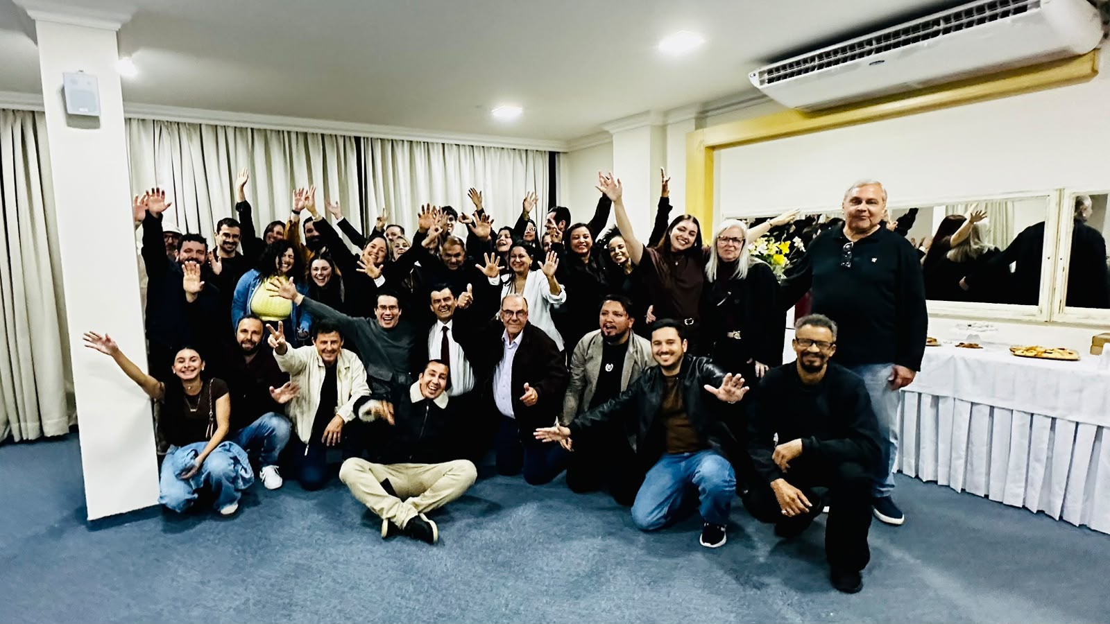 A família ICP reunida em uma celebração